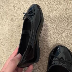 Girls size 6 black shoes